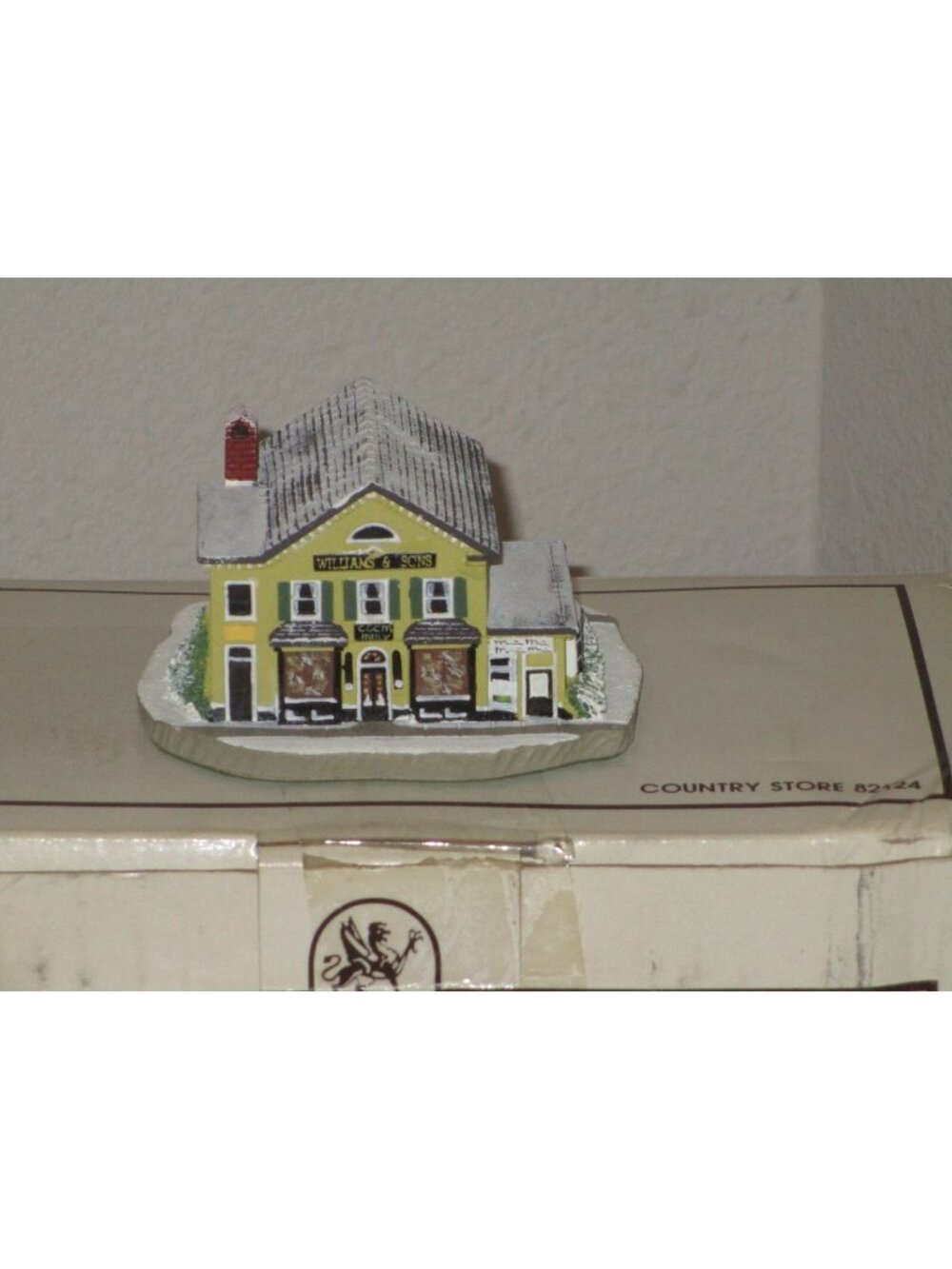 Norman Rockwell's Main Street # 82124 Country Store Landmark Sculptures New Box